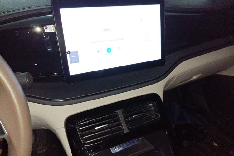 Used BYD Qin PLUS 2023 Champion Edition DM-i 55KM Leading Model Audio And AC Panel