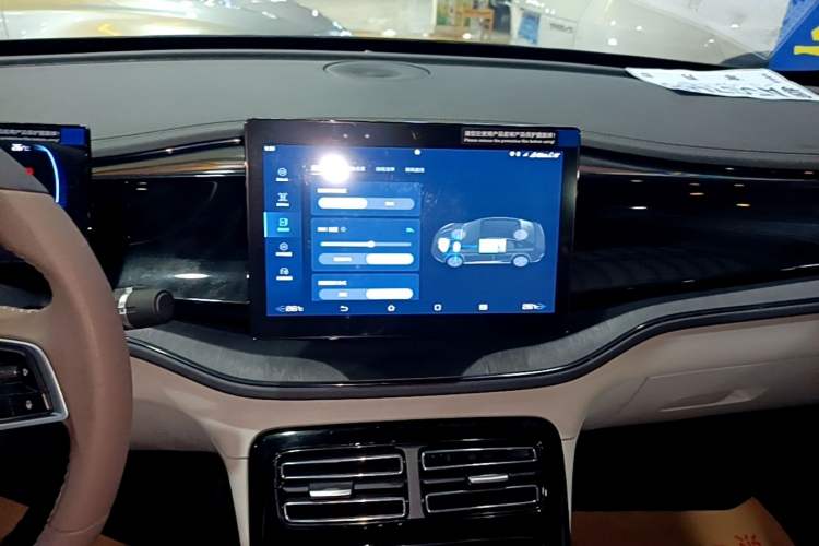 Used BYD Qin PLUS 2023 Champion Edition DM-i 55KM Leading Model Audio And AC Panel