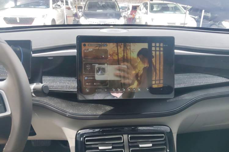 Used BYD Qin PLUS 2023 Champion Edition DM-i 55KM Leading Model Audio And AC Panel