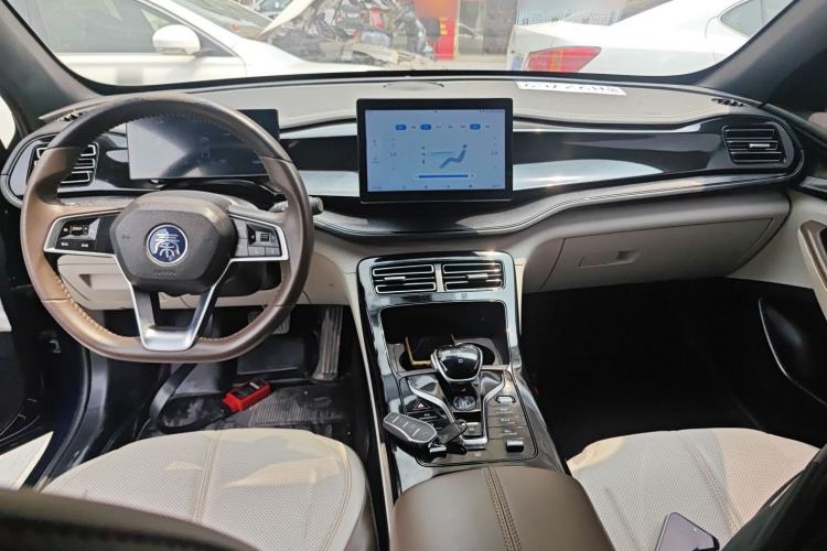 Used BYD Qin PLUS 2023 Champion Edition DM-i 55KM Leading Model Center Console