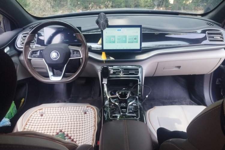Used BYD Qin PLUS 2023 Champion Edition DM-i 120KM Leading Model Center Console