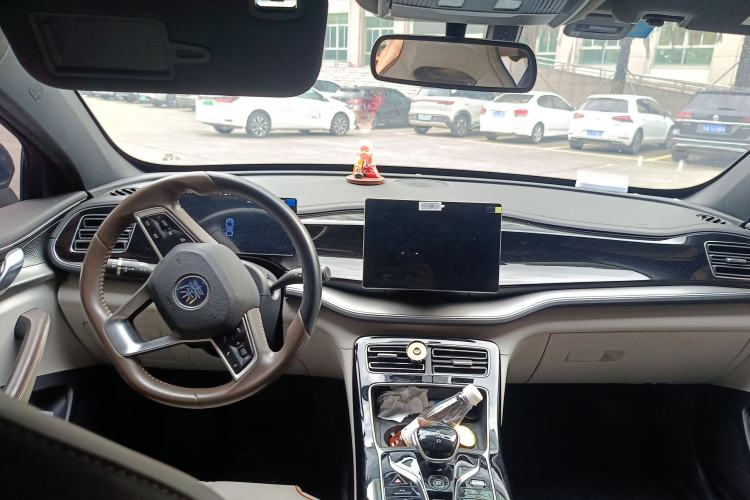 Used BYD Qin PLUS 2023 Champion Edition DM-i 120KM Leading Model Center Console