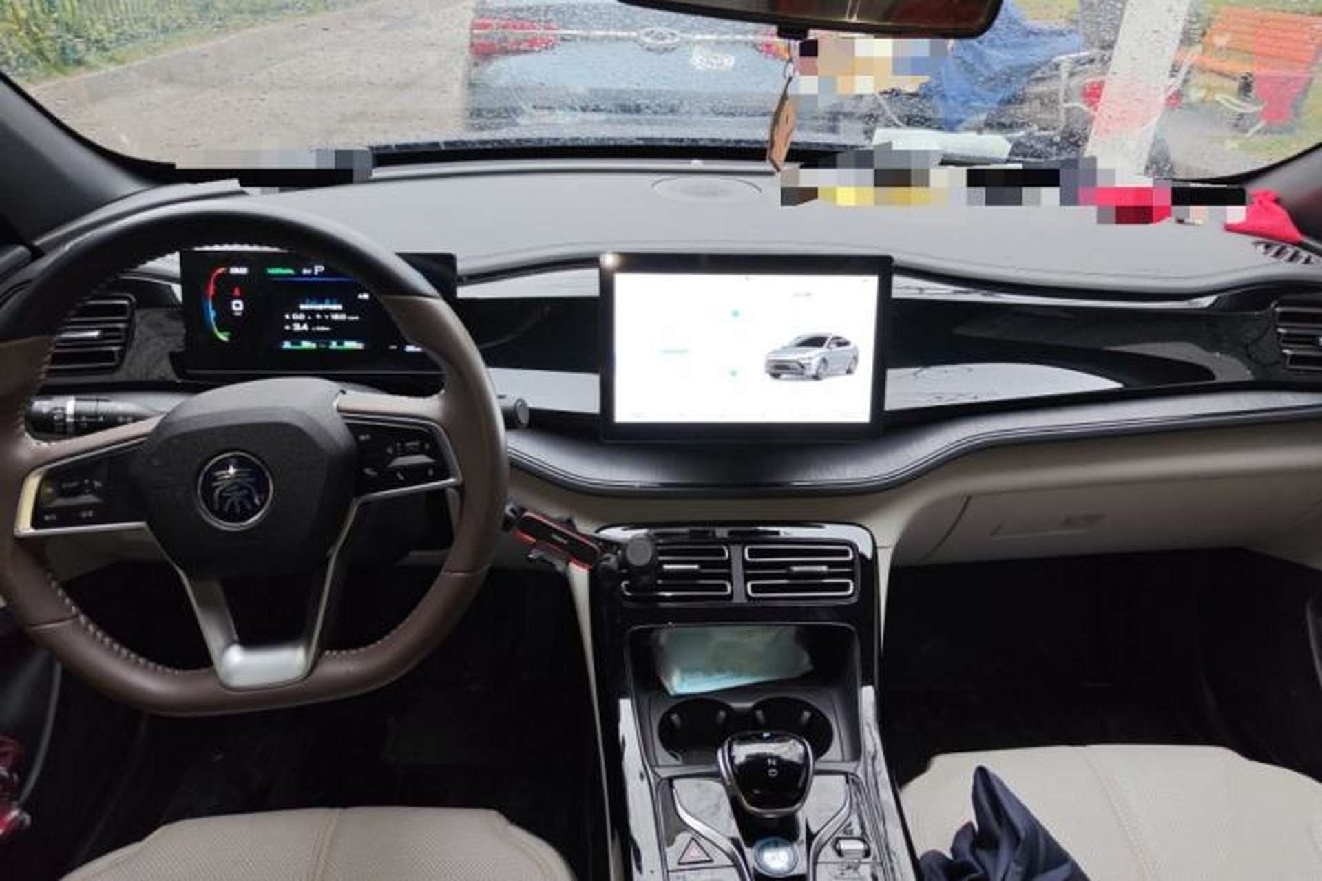 Used BYD Qin PLUS 2023 Champion Edition DM-i 55KM Leading Model Center Console