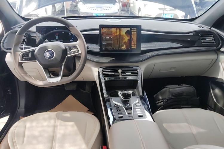 Used BYD Qin PLUS 2023 Champion Edition DM-i 55KM Leading Model Center Console