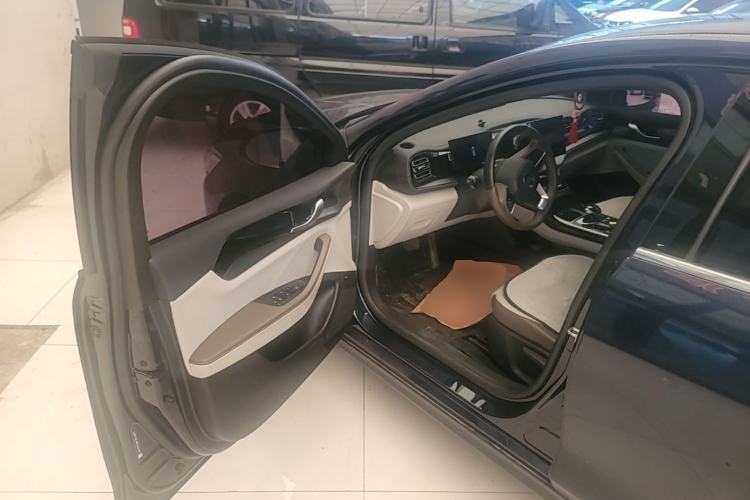 Used BYD Qin PLUS 2023 Champion Edition DM-i 55KM Leading Model Driver Seat