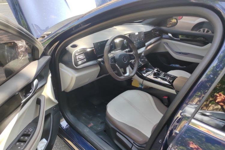 Used BYD Qin PLUS 2023 Champion Edition DM-i 55KM Leading Model Driver Seat