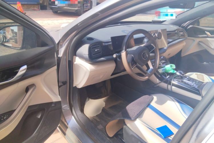 Used BYD Qin PLUS 2023 Champion Edition DM-i 55KM Leading Model Driver Seat