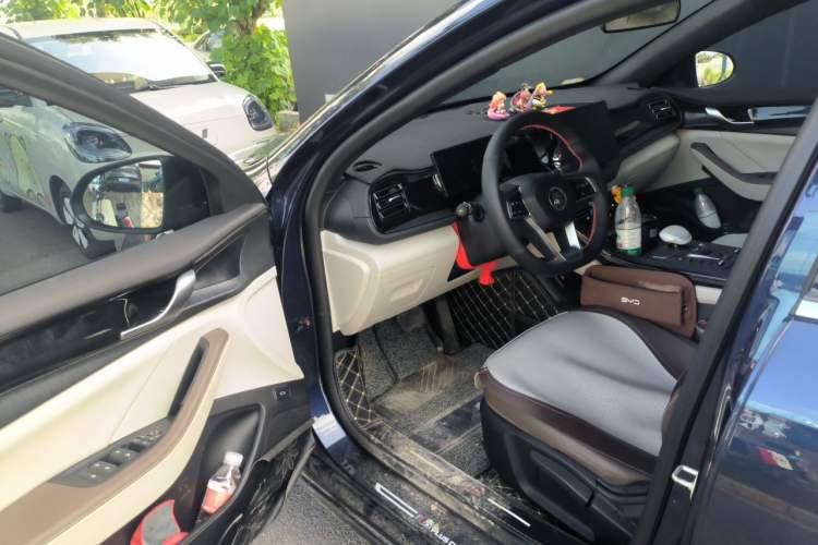 Used BYD Qin PLUS 2023 Champion Edition DM-i 55KM Leading Model Driver Seat