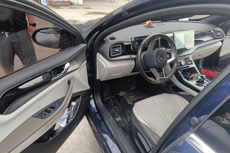 Used BYD Qin PLUS 2023 Champion Edition DM-i 120KM Leading Model Driver Seat