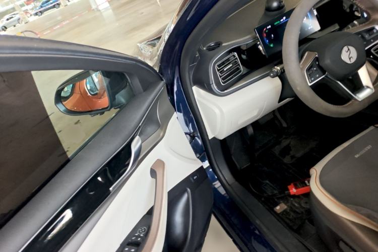 Used BYD Qin PLUS 2023 Champion Edition DM-i 120KM Leading Model Driver Seat