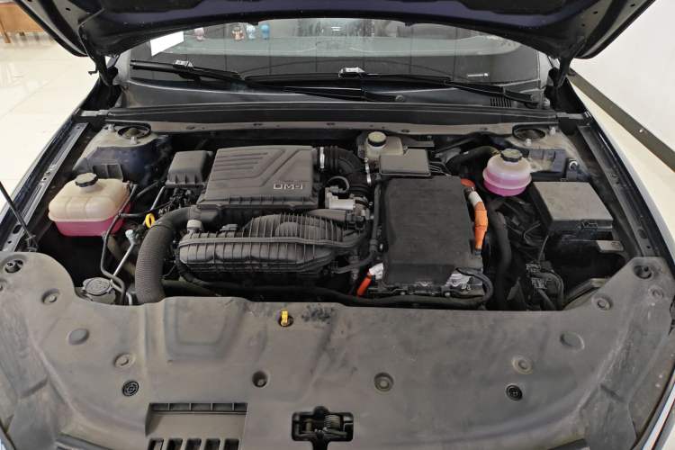 Used BYD Qin PLUS 2023 Champion Edition DM-i 120KM Beyond Model Engine Bay
