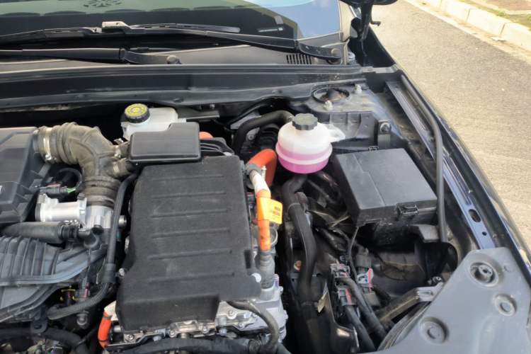 Used BYD Qin PLUS 2023 Champion Edition DM-i 55KM Leading Model Engine Bay Left