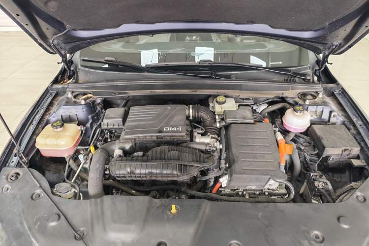 Used BYD Qin PLUS 2023 Champion Edition DM-i 120KM Leading Model Engine Bay