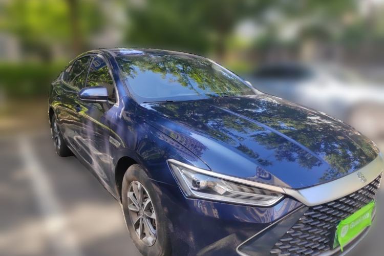 Used BYD Qin PLUS 2023 Champion Edition DM-i 55KM Leading Model Front Right 45 Deg