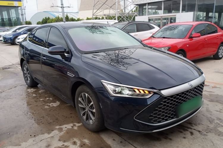 Used BYD Qin PLUS 2023 Champion Edition DM-i 55KM Leading Model Front Right 45 Deg
