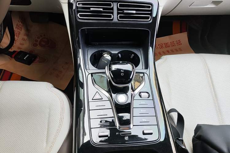 Used BYD Qin PLUS 2023 Champion Edition DM-i 55KM Leading Model Gear Lever