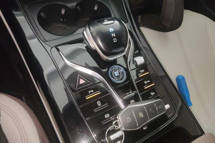 Used BYD Qin PLUS 2023 Champion Edition DM-i 55KM Leading Model Gear Lever