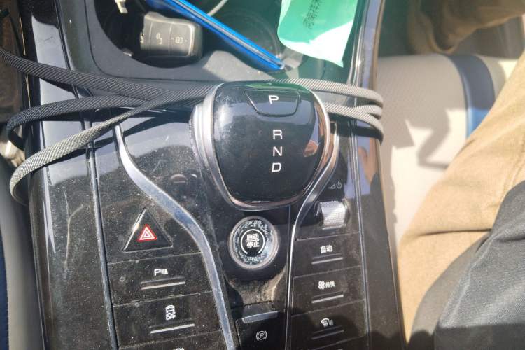 Used BYD Qin PLUS 2023 Champion Edition DM-i 55KM Leading Model Gear Lever