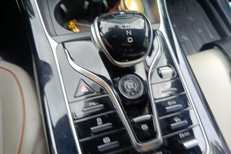 Used BYD Qin PLUS 2023 Champion Edition DM-i 120KM Leading Model Gear Lever