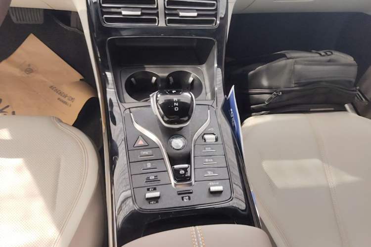 Used BYD Qin PLUS 2023 Champion Edition DM-i 55KM Leading Model Gear Lever