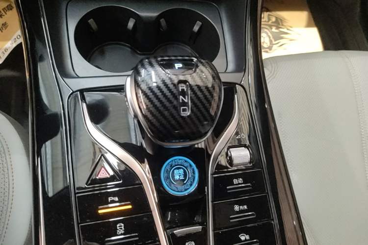 Used BYD Qin PLUS 2023 Champion Edition DM-i 55KM Leading Model Gear Lever