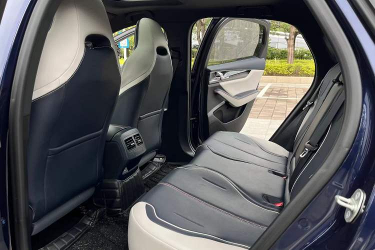 Used BYD Qin PLUS 2023 Champion Edition DM-i 55KM Superior Model Interior 3