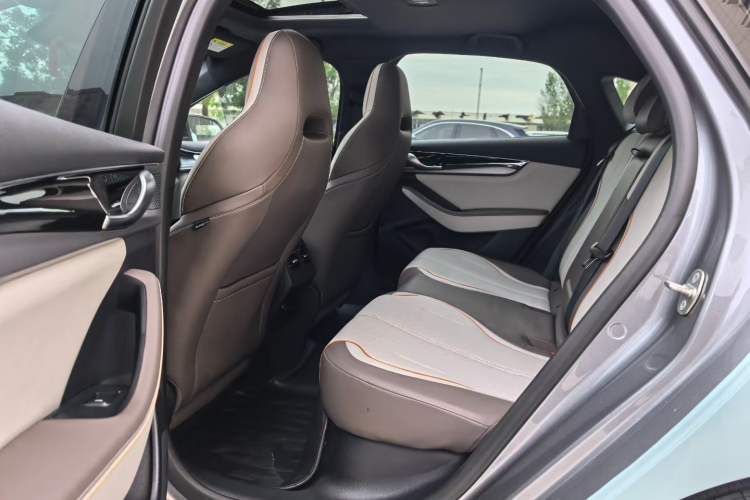 Used BYD Qin PLUS 2023 Champion Edition DM-i 120KM Excellence Model Interior 3