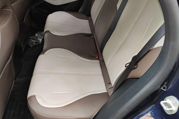 Used BYD Qin PLUS 2023 Champion Edition DM-i 55KM Leading Model Interior 4