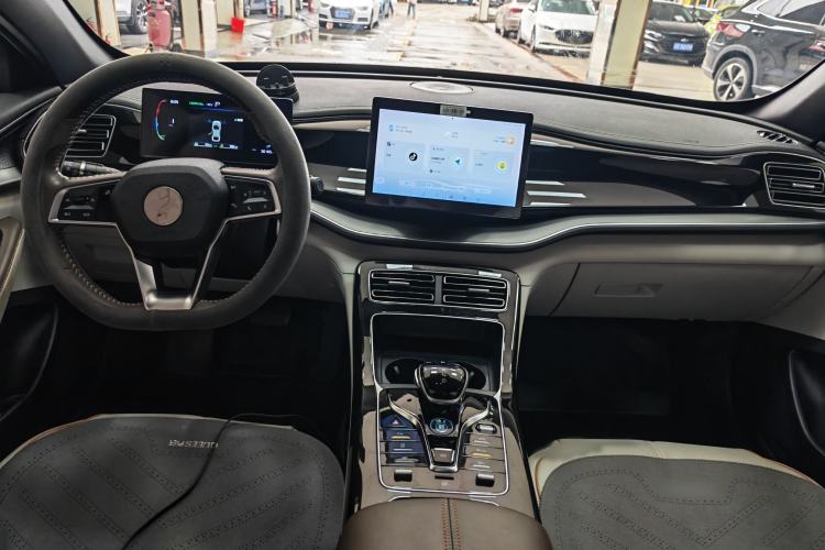 Used BYD Qin PLUS 2023 Champion Edition DM-i 120KM Leading Model Interior 4