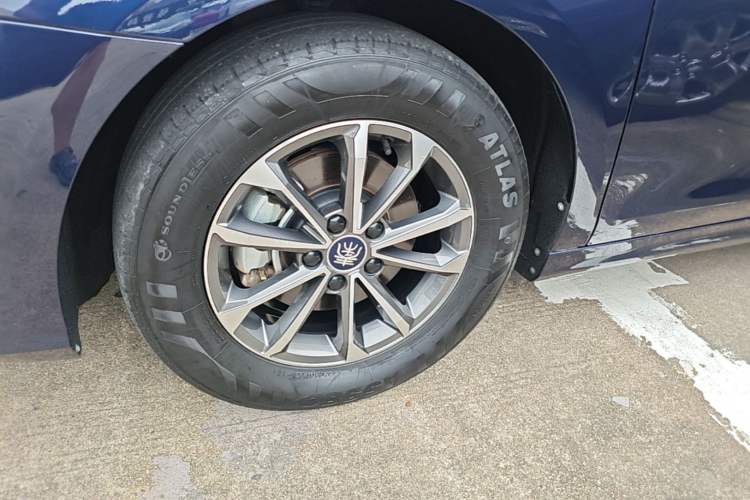 Used BYD Qin PLUS 2023 Champion Edition DM-i 55KM Leading Model Left Front Wheel Hub
