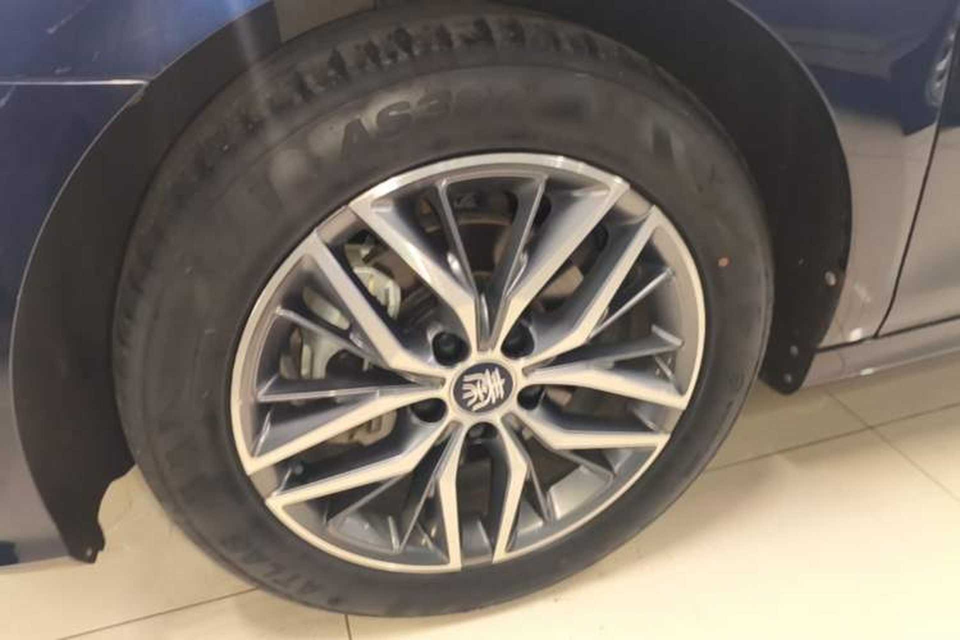 Used BYD Qin PLUS 2023 Champion Edition DM-i 55KM Superior Model Left Front Wheel Hub