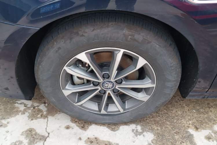 Used BYD Qin PLUS 2023 Champion Edition DM-i 55KM Leading Model Left Front Wheel Hub