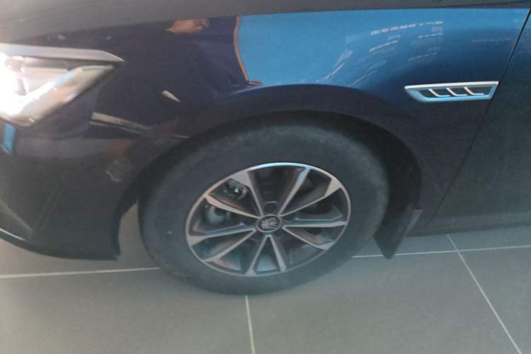 Used BYD Qin PLUS 2023 Champion Edition DM-i 55KM Leading Model Left Front Wheel Hub
