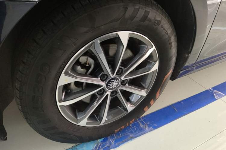 Used BYD Qin PLUS 2023 Champion Edition DM-i 55KM Leading Model Left Front Wheel Hub