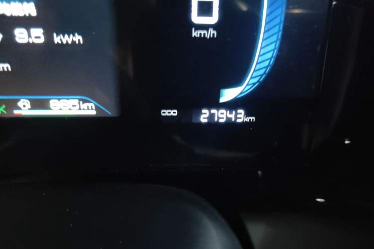 Used BYD Qin PLUS 2023 Champion Edition DM-i 120KM Beyond Model Odometer Close Up