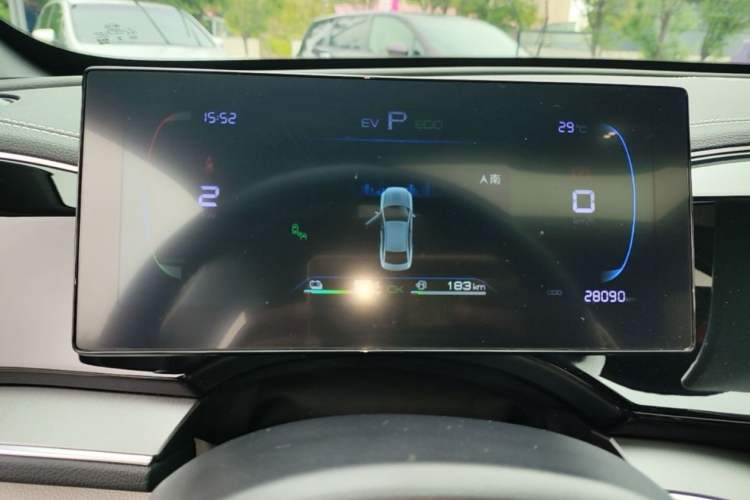 Used BYD Qin PLUS 2023 Champion Edition DM-i 120KM Excellence Model Odometer Close Up
