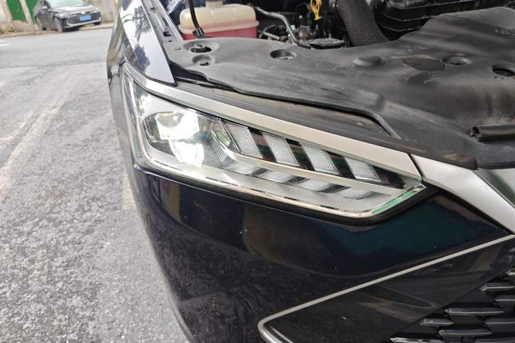 Used BYD Qin PLUS 2023 Champion Edition DM-i 55KM Leading Model Right Front Headlight