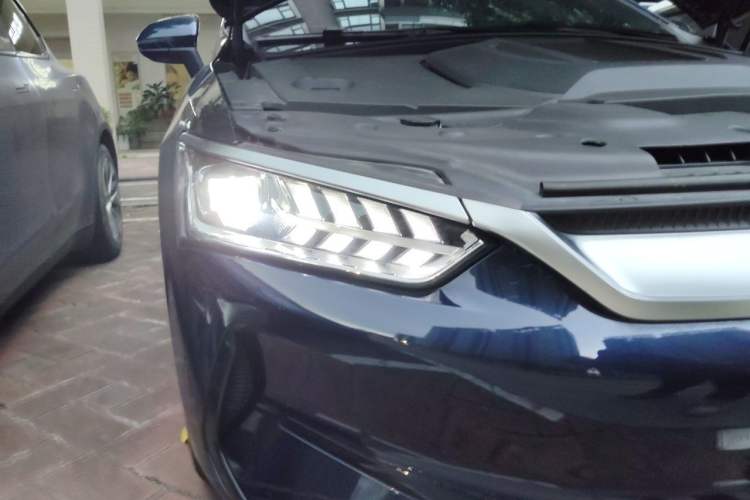 Used BYD Qin PLUS 2023 Champion Edition EV 420KM Superior Model Right Front Headlight