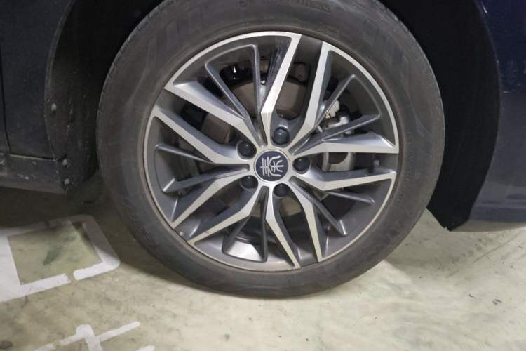 Used BYD Qin PLUS 2023 Champion Edition DM-i 120KM Leading Model Right Front Wheel Hub