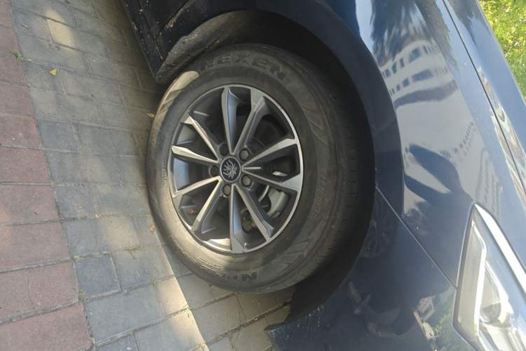 Used BYD Qin PLUS 2023 Champion Edition DM-i 55KM Leading Model Right Front Wheel Hub
