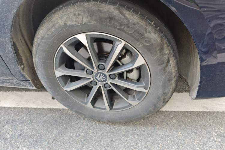Used BYD Qin PLUS 2023 Champion Edition DM-i 55KM Leading Model Right Front Wheel Hub