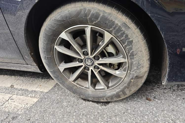Used BYD Qin PLUS 2023 Champion Edition DM-i 55KM Leading Model Right Front Wheel Hub