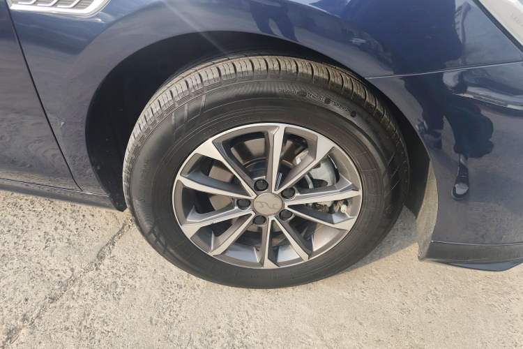 Used BYD Qin PLUS 2023 Champion Edition DM-i 55KM Leading Model Right Front Wheel Hub