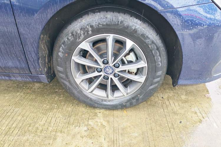 Used BYD Qin PLUS 2023 Champion Edition DM-i 55KM Leading Model Right Front Wheel Hub