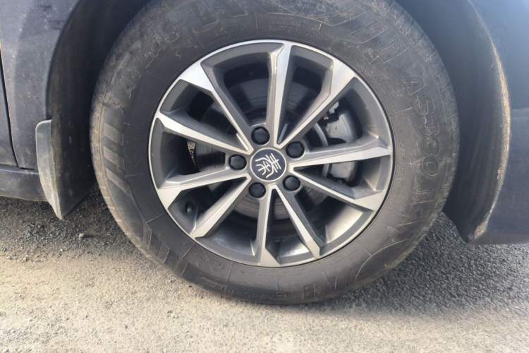 Used BYD Qin PLUS 2023 Champion Edition DM-i 55KM Leading Model Right Front Wheel Hub