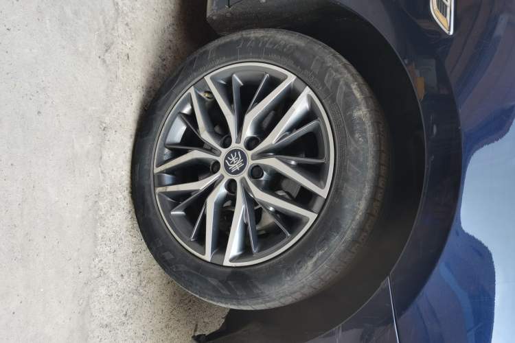 Used BYD Qin PLUS 2023 Champion Edition DM-i 120KM Leading Model Right Front Wheel Hub