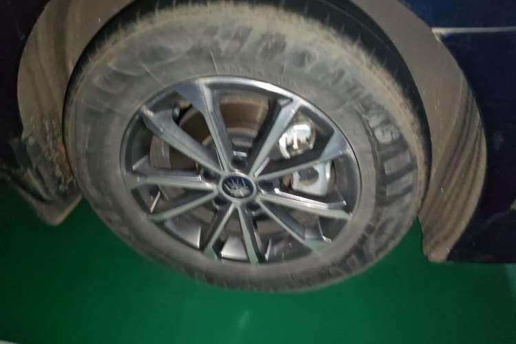 Used BYD Qin PLUS 2023 Champion Edition DM-i 55KM Leading Model Right Front Wheel Hub