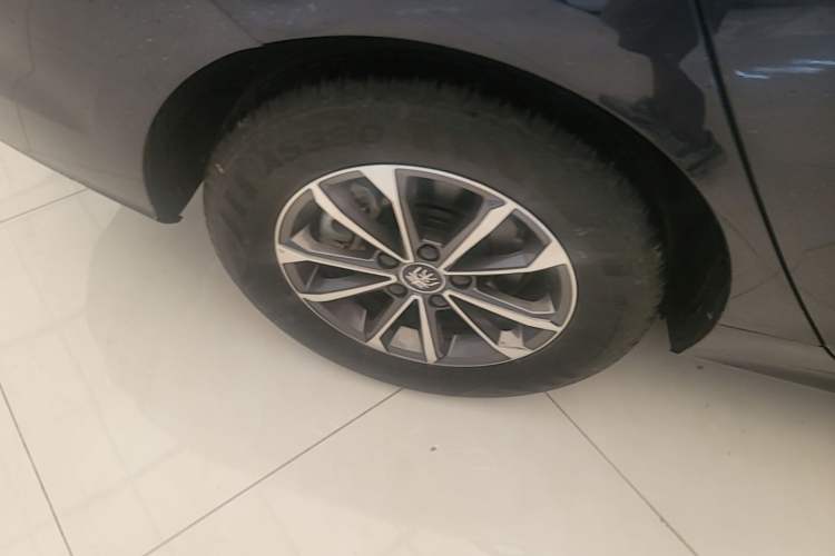 Used BYD Qin PLUS 2023 Champion Edition DM-i 55KM Leading Model Right Rear Wheel Hub