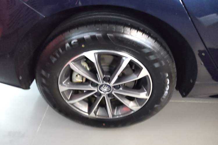 Used BYD Qin PLUS 2023 Champion Edition DM-i 55KM Leading Model Right Rear Wheel Hub