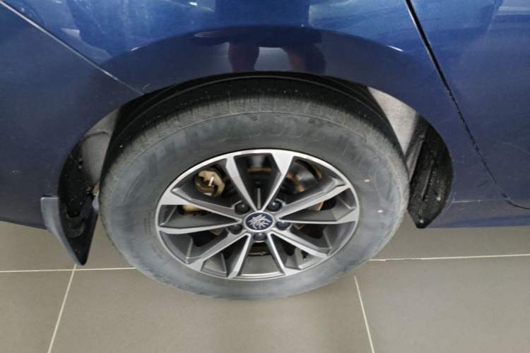 Used BYD Qin PLUS 2023 Champion Edition DM-i 55KM Leading Model Right Rear Wheel Hub